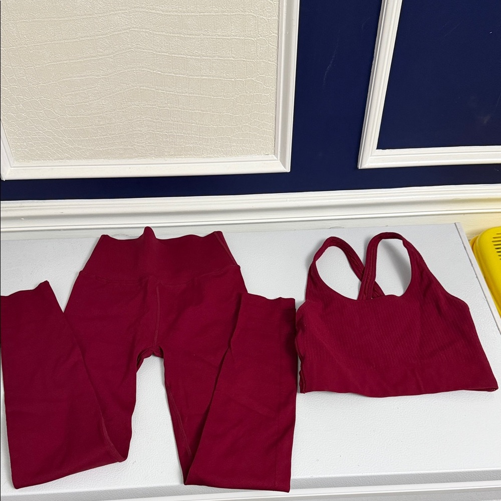 Fabletics Women's Burgundy Ribbed Leggings & Sports Bra Set